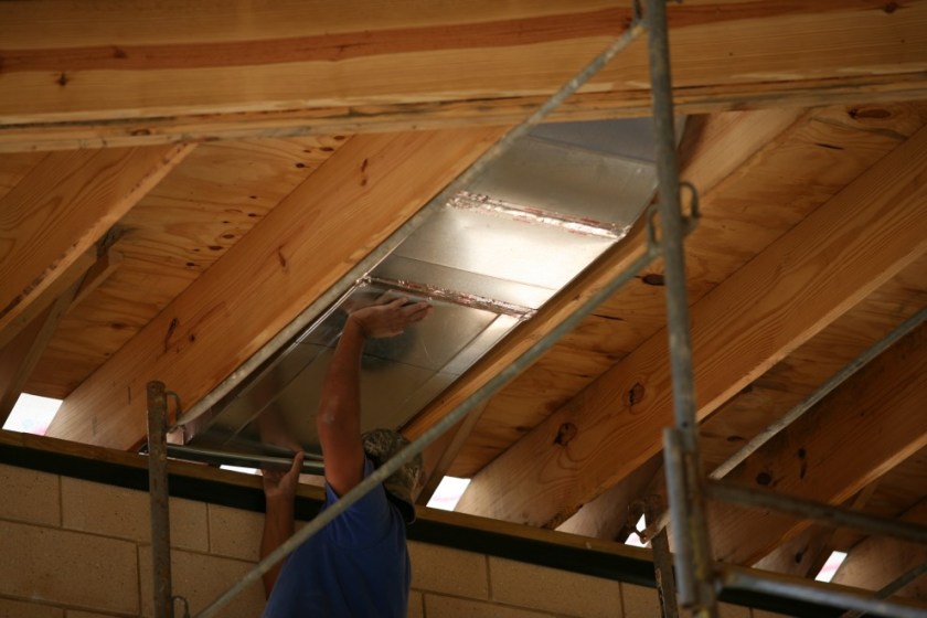 ceilingsideduct.jpg