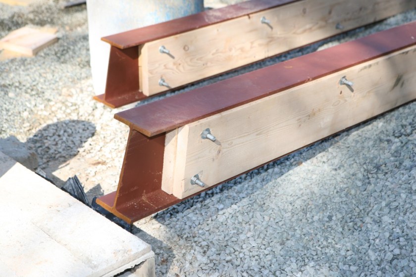 AnnexBentSteelAtRest